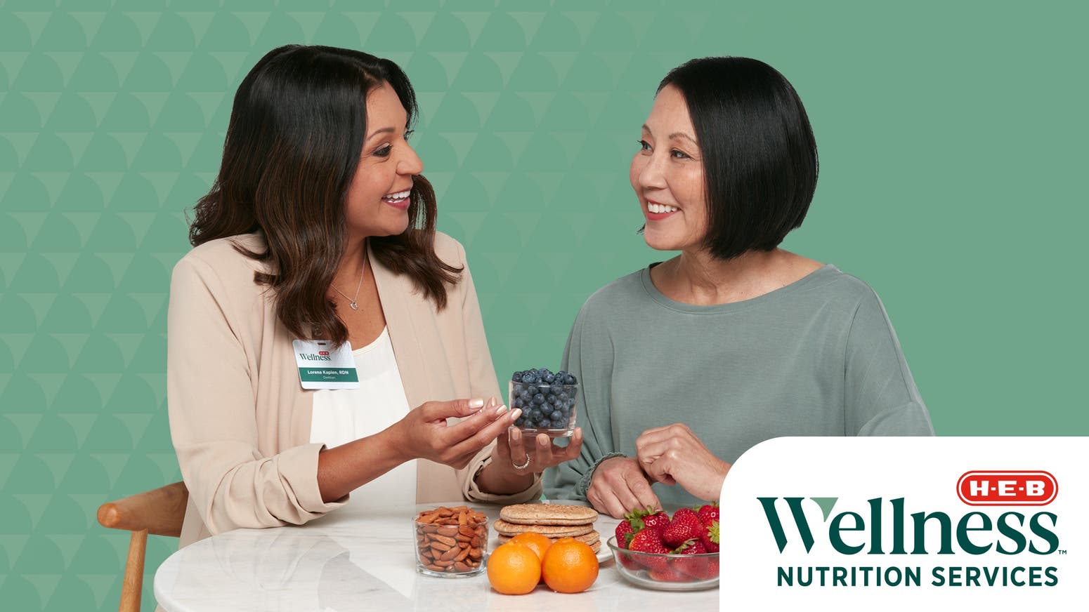 Woman speaking to a dietitian 